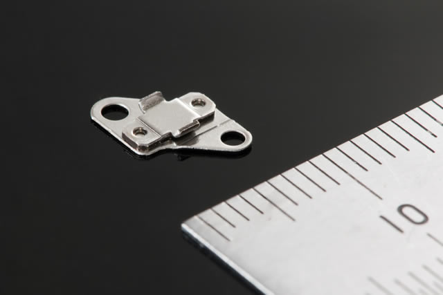 精密五金沖壓時如何解決五金表面不平的問題？